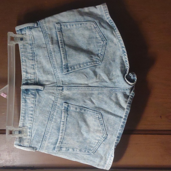 Roxy Crochet lace Jean Shorts Floral Lace Overlay Surf Skate Size 5 acid wash - Picture 5 of 8